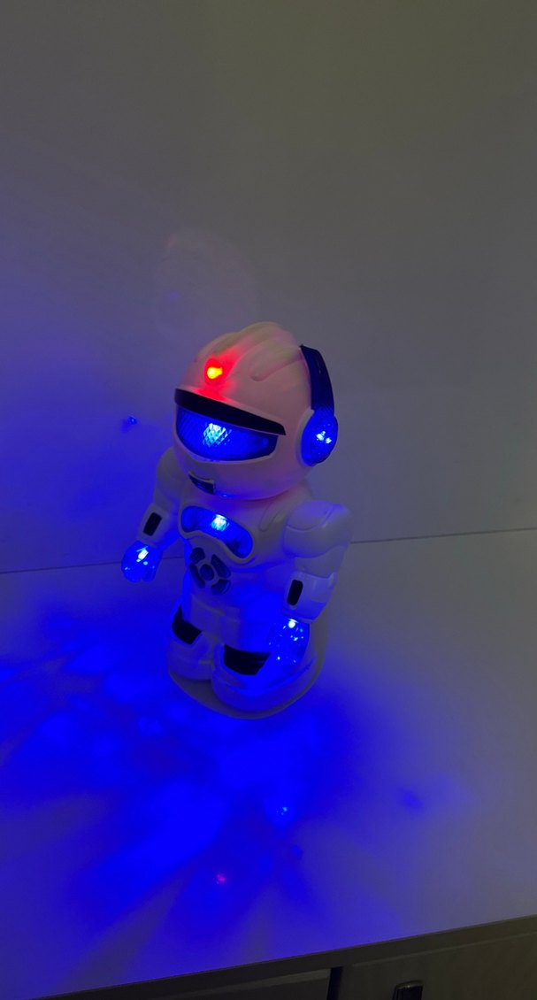 Robot çarp dön sesli ışıklı 15 fonksiyonlu robot 15 cm - Görsel 3