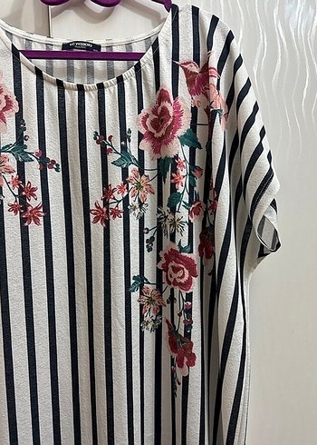Çiçekli Bohem Kısa Kollu Büyük Beden Bluz - Görsel 4