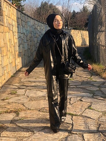 Deri ceket ve pantolon takım