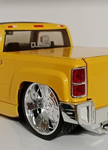  Beden Renk Hummer H3T 1.24 ölcek jada Toys 