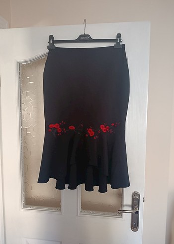 Nakışlı Fırfırlı Siyah Midi Etek - Görsel 2