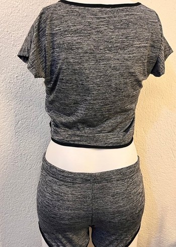 Gri Kısa Kollu Bağlamalı Spor Üst ve şort takım - Görsel 3