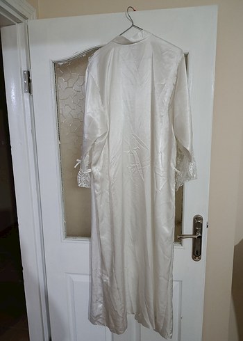 Nakışlı Beyaz Kadın Uzun Kollu Sabahlık - Görsel 3