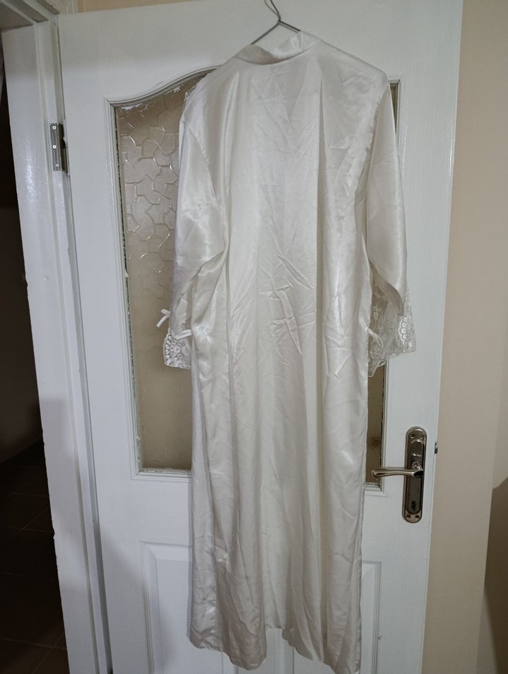 Nakışlı Beyaz Kadın Uzun Kollu Sabahlık - Görsel 4