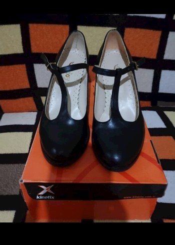 Kadın Siyah Kemerli Blok Topuk Ayakkabı - Görsel 2