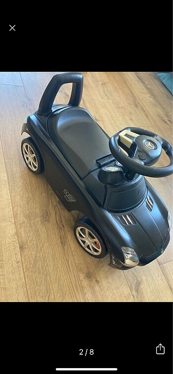 Laura Mercier Akülü benzeri araba Mercedes