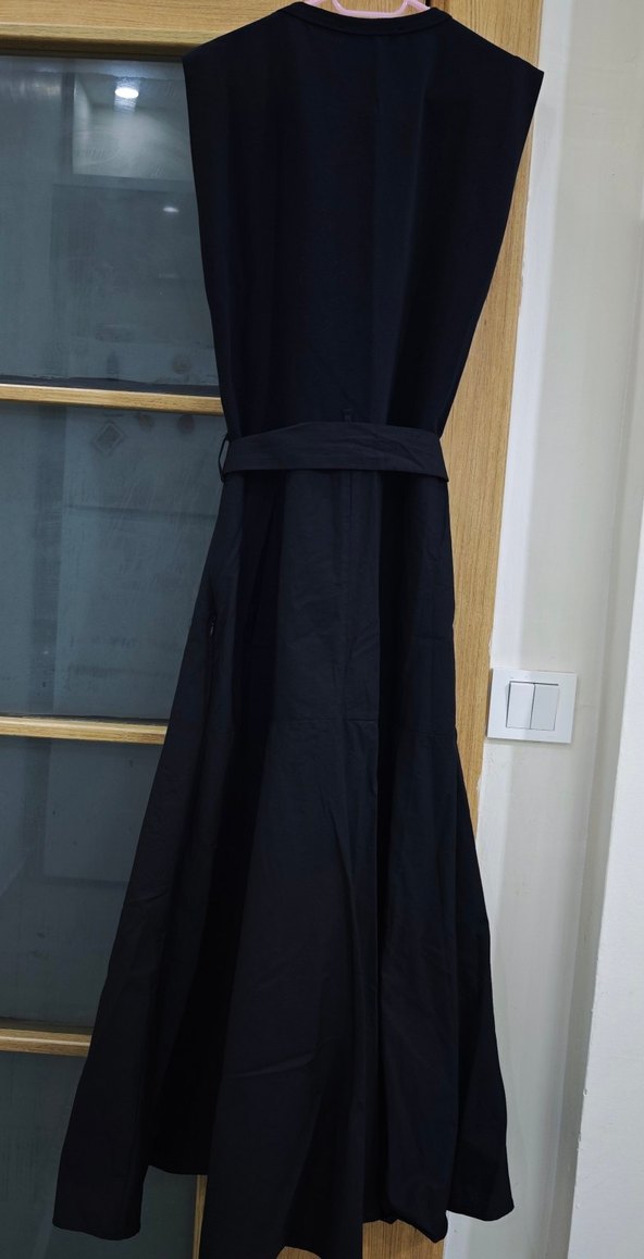 Siyah Kemerli Uzun Halter Yaka Elbise - Görsel 2