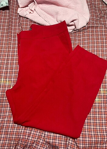 52 Beden kırmızı Renk Büyük beden pantolon