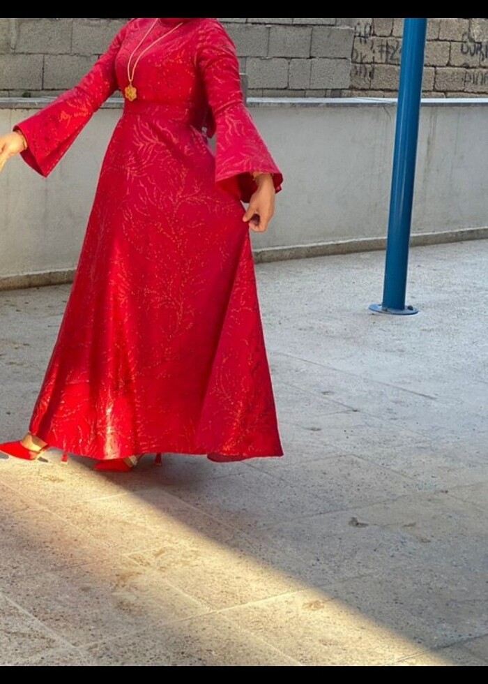 Kırmızı abiye  - Görsel 2