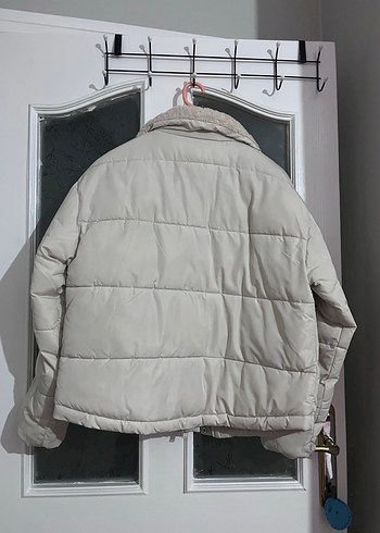 Koton Beyaz Mini Peluş Detaylı Kadın Mont