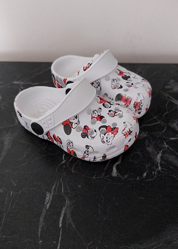 Beyaz Minnie Mouse Desenli Kız Terlikleri
