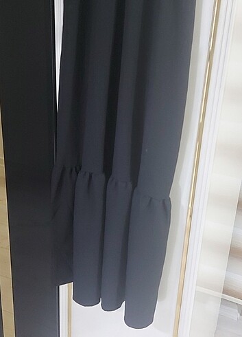 Gögüs ve gögüs alti kısmı örgü içi pedli altı keten elbise