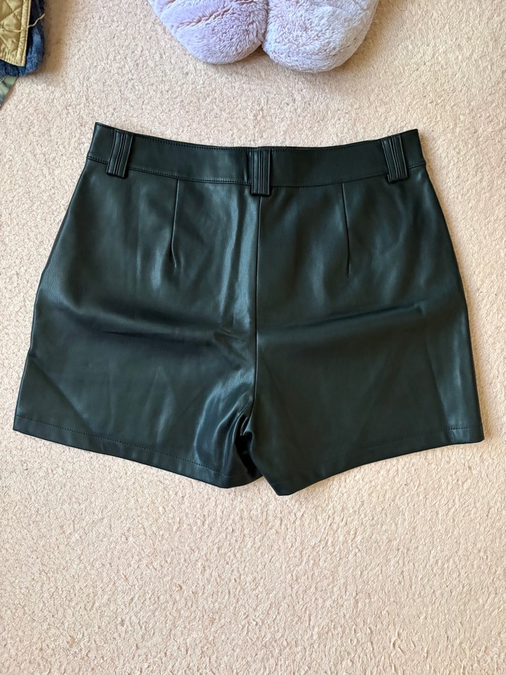 Siyah Deri Mini Kadın Şort - Görsel 3