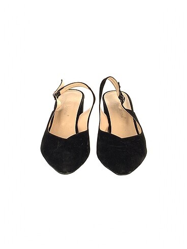 40 Beden PreLoved Sandalet %70 İndirimli.