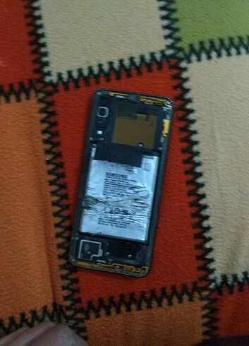 Samsung a70 ekran ve arka kapak kırık