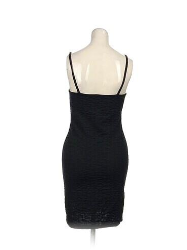 m Beden Forever 21 Kısa Elbise %70 İndirimli.