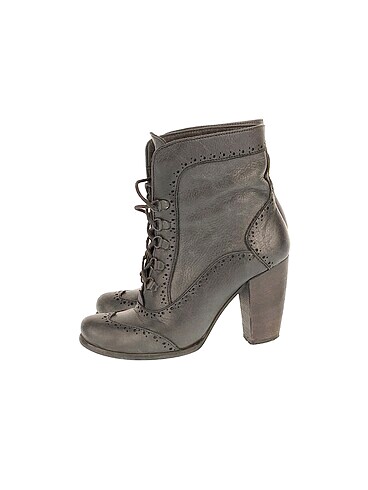 PreLoved Bot %70 İndirimli.
