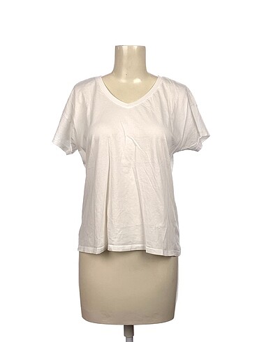 Koton T-shirt %70 İndirimli.
