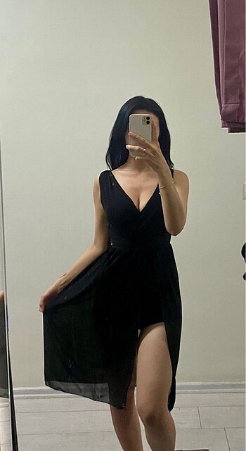 Siyah tül detaylı şortlu tulum elbise