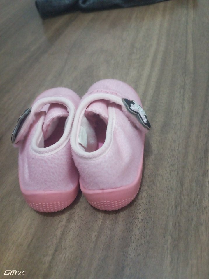 Kız Çocuk Pembe Kaydırmaz Terlik Minnie Desenli - Görsel 3