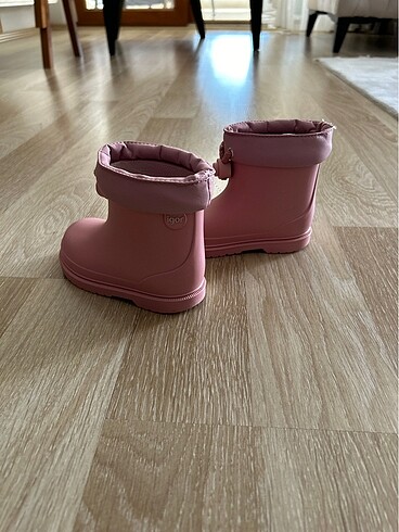 23 Beden Orijinal pembe İgor bot