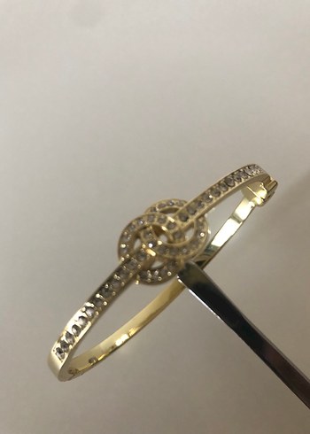 Altın Renkli Tokalı Bileklik - Görsel 2