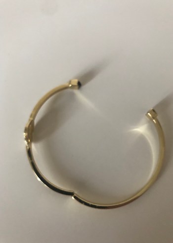 Altın Renkli Tokalı Bileklik - Görsel 3