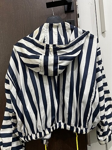 xs Beden Zara Yağmurluk