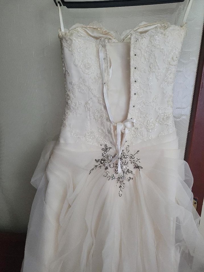 Dantel Detaylı Straplez Beyaz Gelinlik - Görsel 3