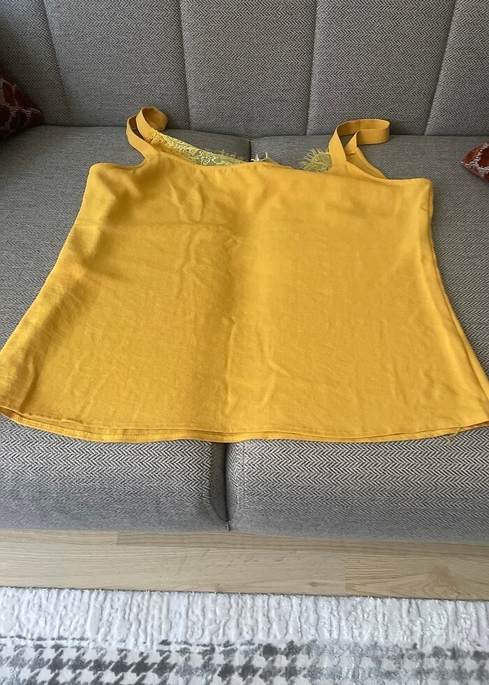 Bayan askılı bluz tiril tiril kumaşı var - Görsel 5