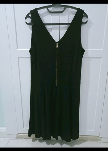 Siyah V Yaka Elbise - Görsel 2