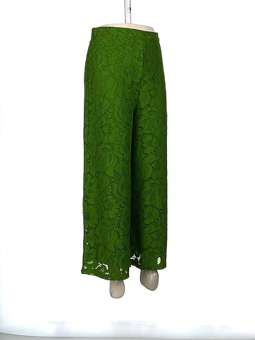 H&M H&M Kumaş Pantolon %70 İndirimli.
