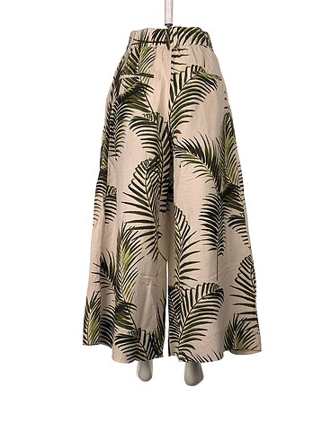 38 Beden H&M Kumaş Pantolon %70 İndirimli.