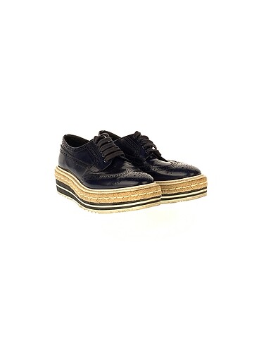 Prada Prada Oxford %70 İndirimli.