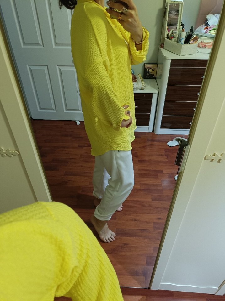 Sarı Düğmeli Kadın Keten Gömlek - Görsel 2