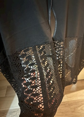 Drapeli Siyah Gotik Hamile Tişörtü - Görsel 3