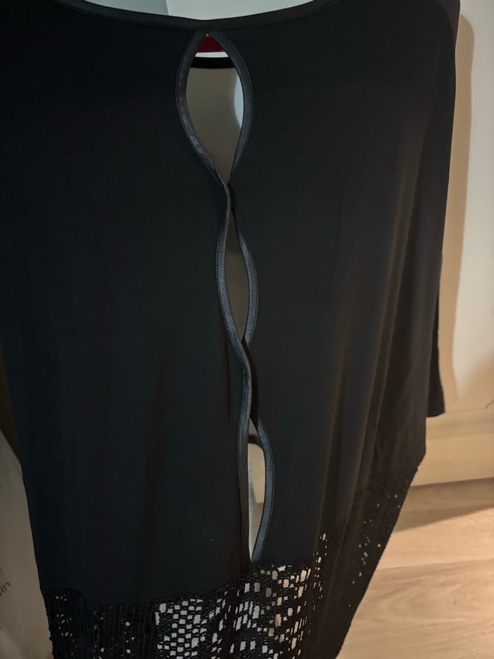 Drapeli Siyah Gotik Hamile Tişörtü - Görsel 5