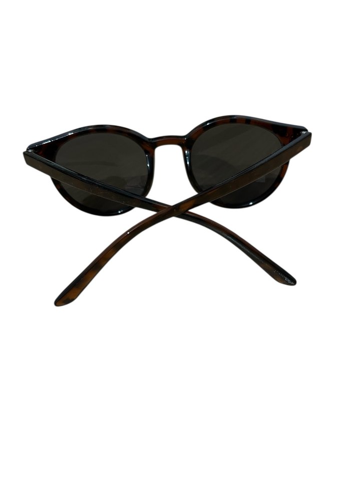 Kahverengi Minimalist Kadın Güneş Gözlüğü - Görsel 2
