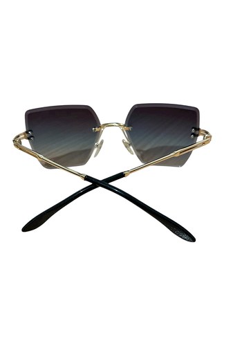 Klasik Şıklık Gri Transparan Kadın Güneş Gözlüğü - Görsel 2