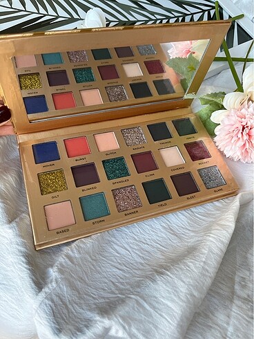 Beden Revolution pro far paleti ALL THAT GLISTENS LUXE SHADOW