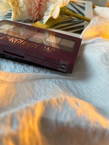 Maybelline Maybellıne New York the burgundy bar far paleti