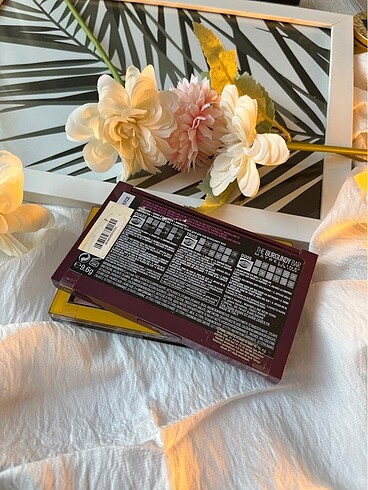 Beden Maybellıne New York the burgundy bar far paleti