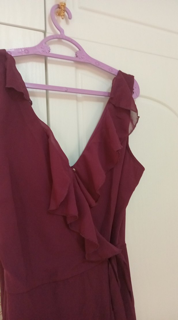 Bordo Uzun V Yaka Fırfırlı Elbise - Görsel 5