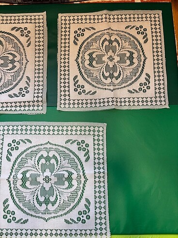 Beden Dantel sehpa örtüsü (35 x 35 cm) 3 adet
