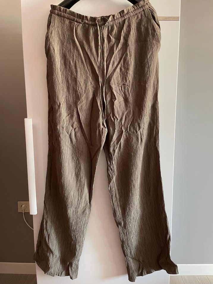 Rahat ve Şık Taupe Geniş Paça Pantolon — görsel 4/6