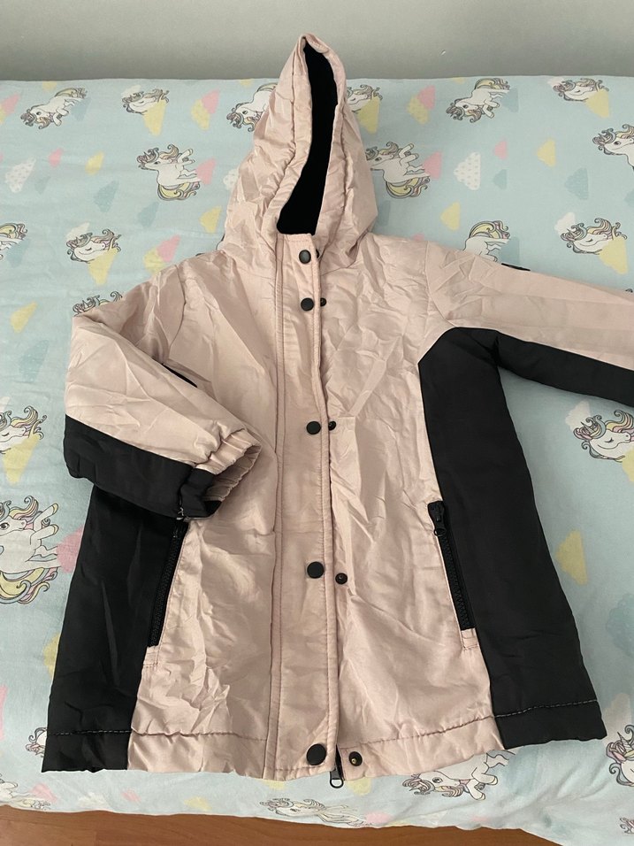 Kızlar için düğmeli kapüşonlu ceket - Görsel 3