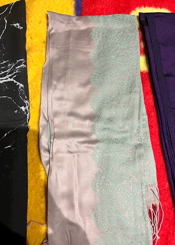 Kadın Çok Renkli Saten Şal - Görsel 3