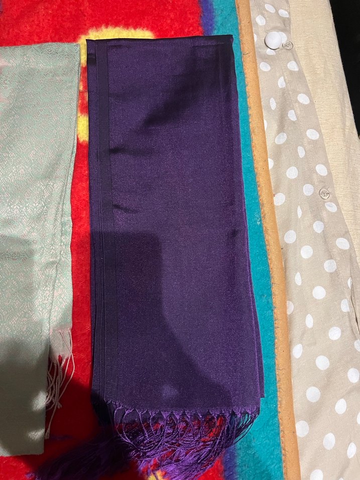 Kadın Çok Renkli Saten Şal - Görsel 2