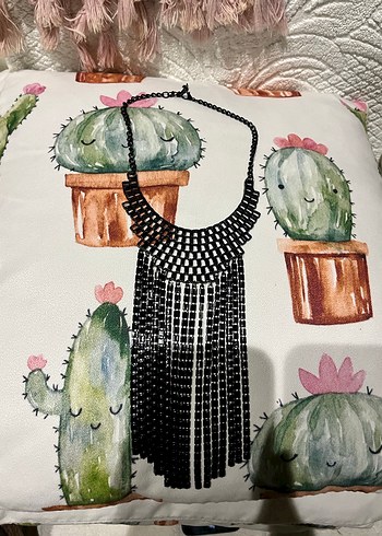 Uzun Siyah Zincir Detaylı Gotik Kolye - Görsel 2