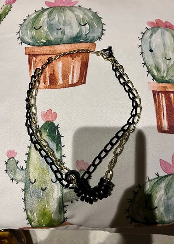 Zincir Detaylı Siyah Altın Kolye - Görsel 2